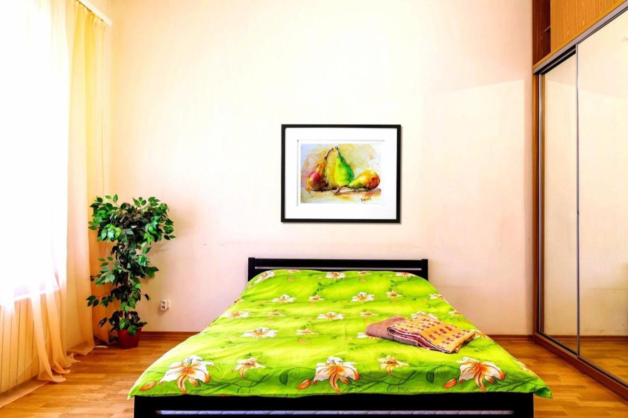 Large Apartment In The Center Dnipro Luaran gambar